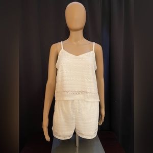 Cream lace top and short set. Size small. Excellent condition.